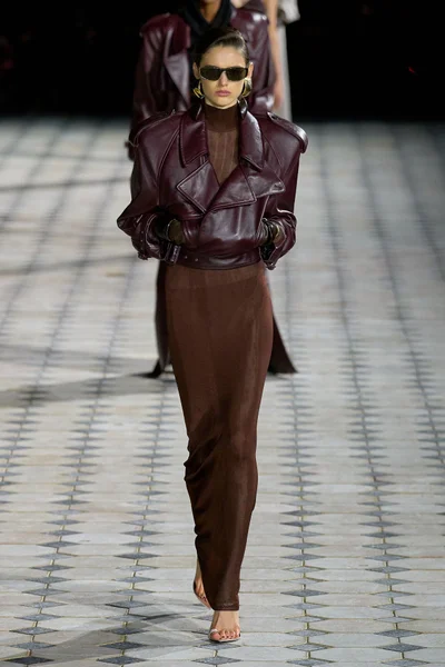 Look 24